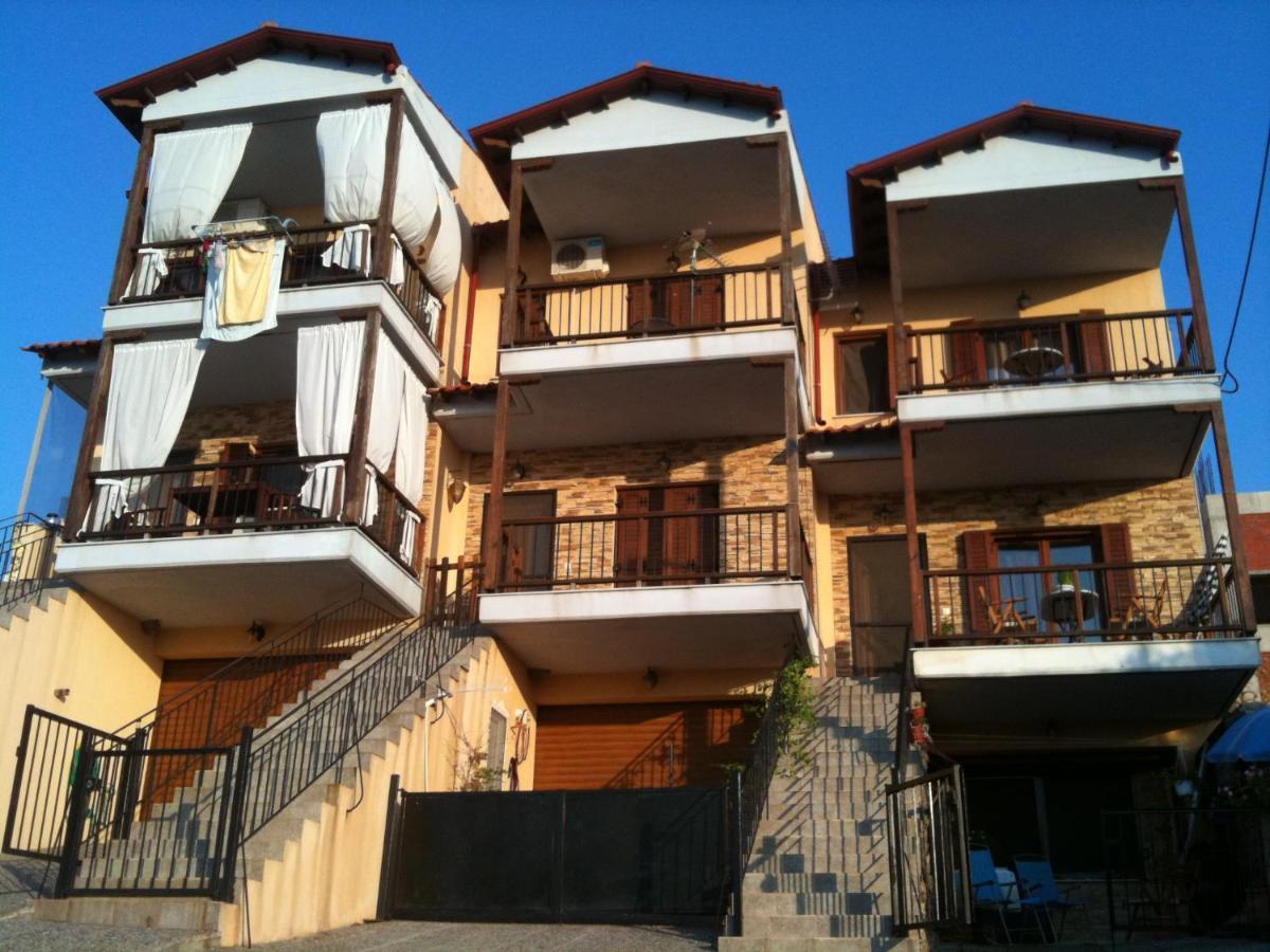 Μεζονετα Nea Roda Exterior foto