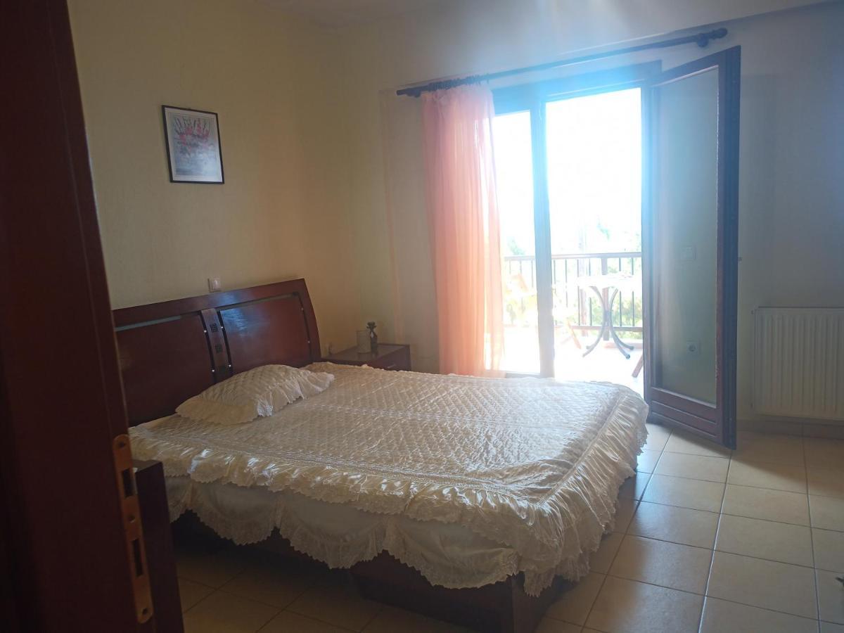 Μεζονετα Nea Roda Exterior foto